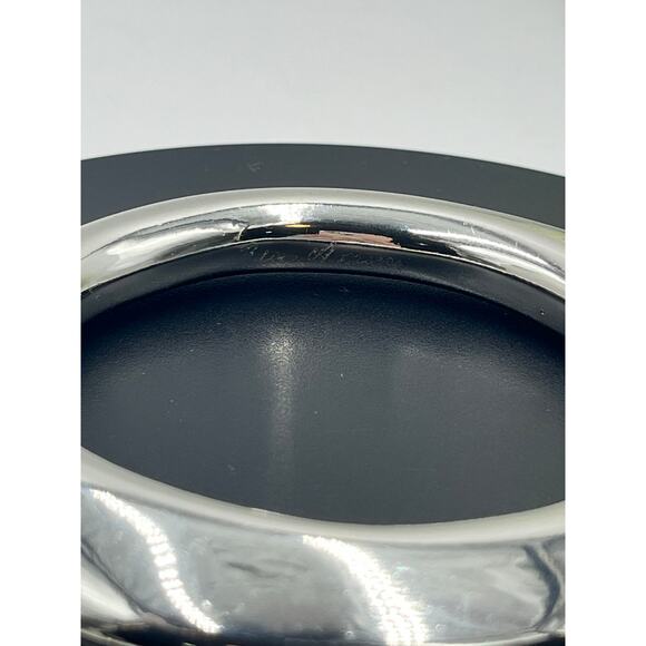 Ben-Amun Designer Handcrafted Large Silver Sculpted Polished Slip On Bangle - Picture 3 of 9